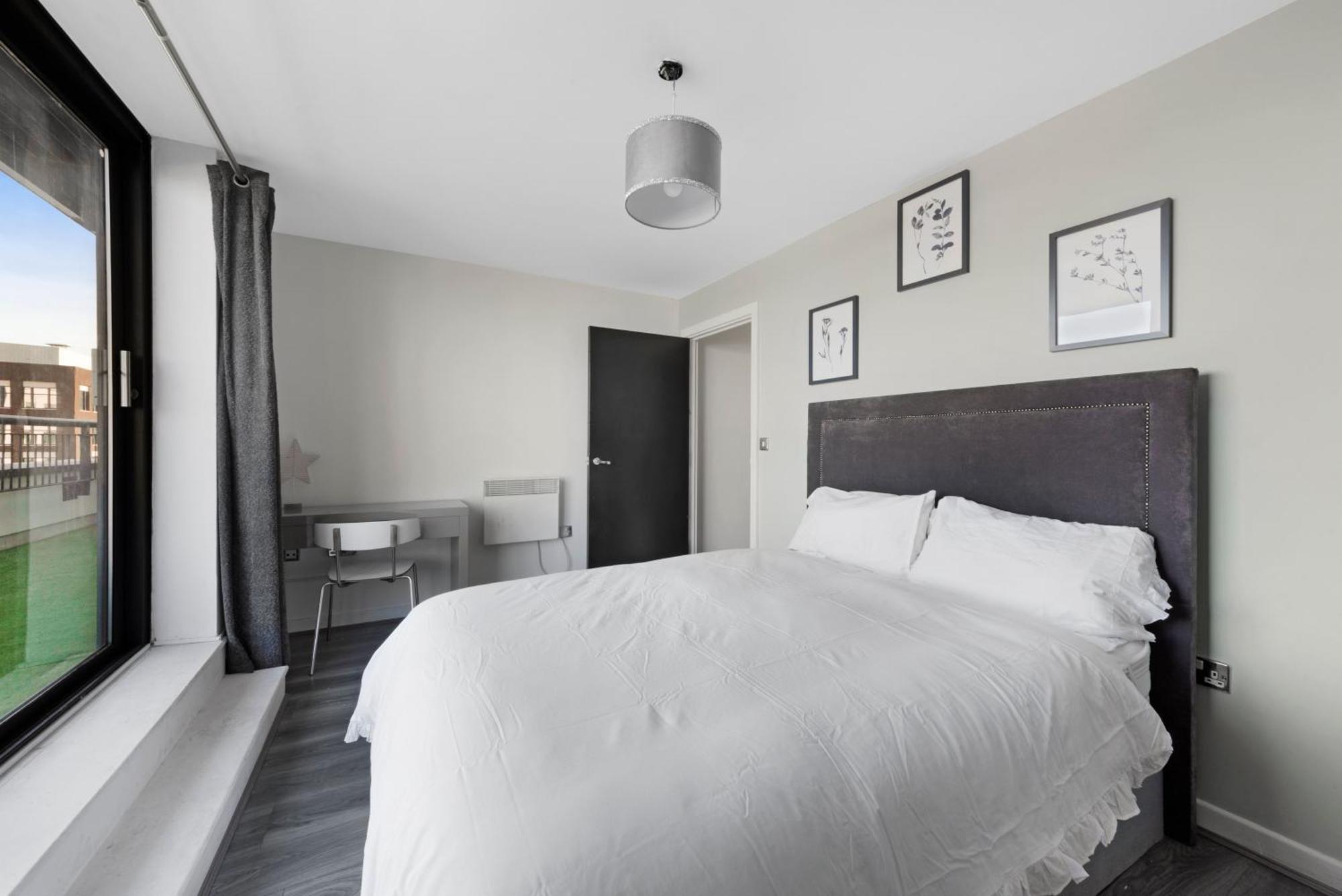 Апартаменты Penthouse W/ Hot Tub Near Stratford, Westfield Лондон Экстерьер фото