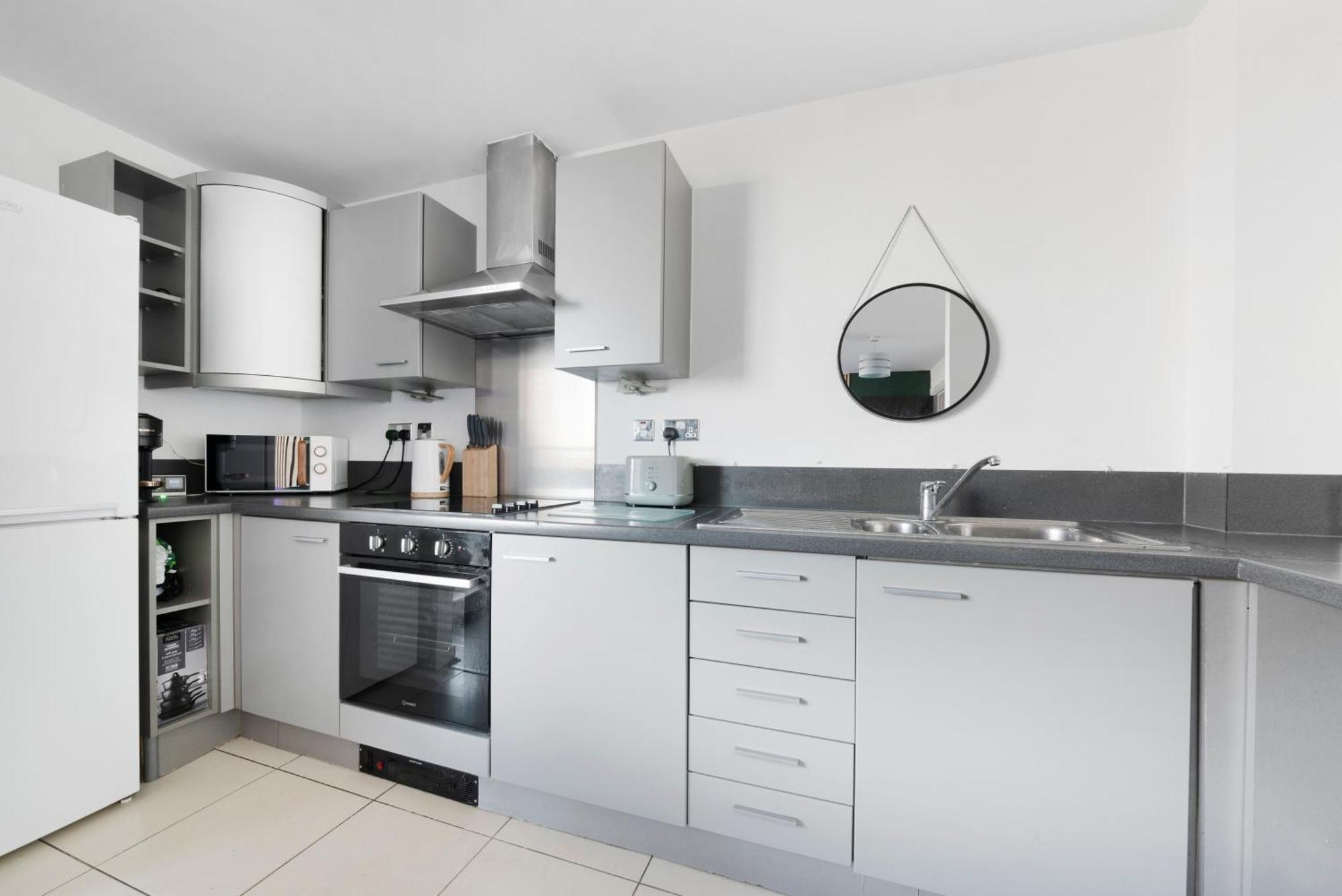 Апартаменты Penthouse W/ Hot Tub Near Stratford, Westfield Лондон Экстерьер фото