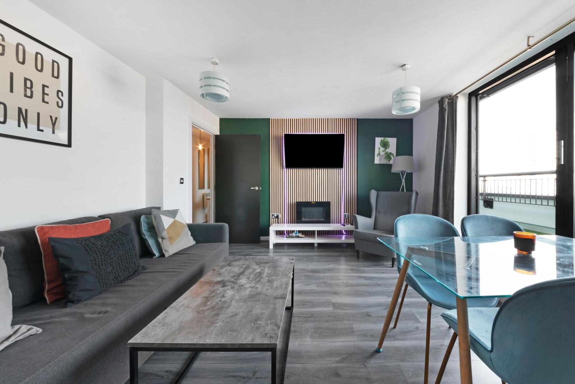 Апартаменты Penthouse W/ Hot Tub Near Stratford, Westfield Лондон Экстерьер фото